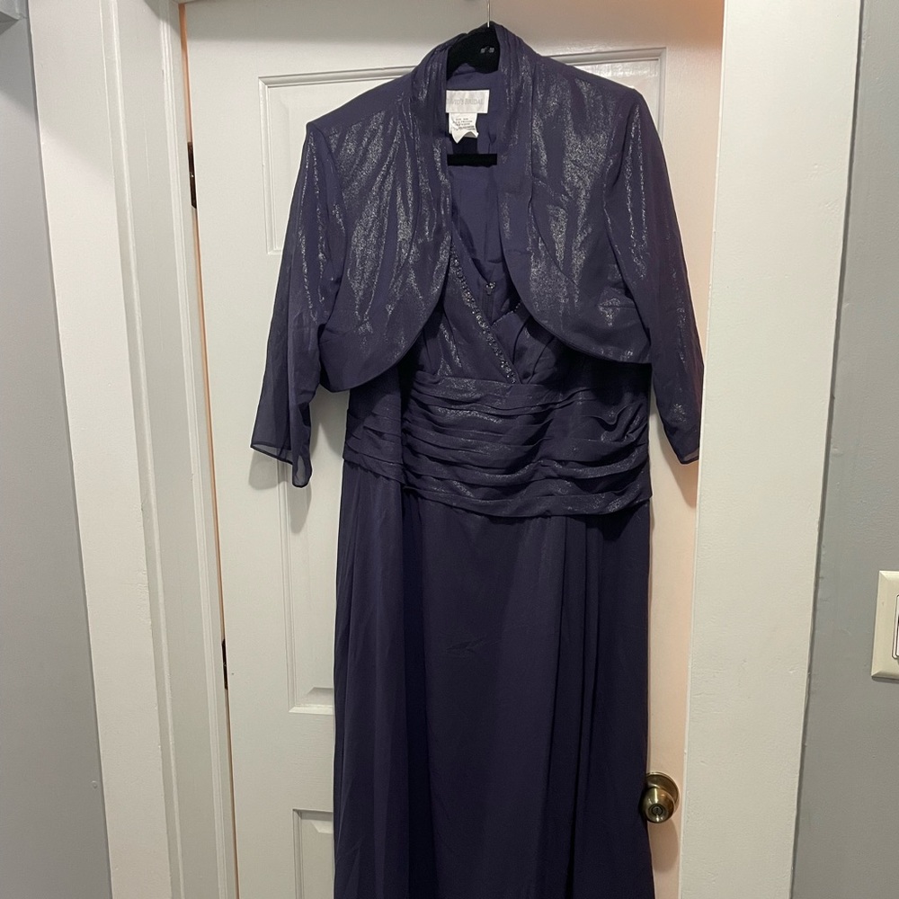 NWOT Davids Bridal, size 20 W, purple mother of the bride dress